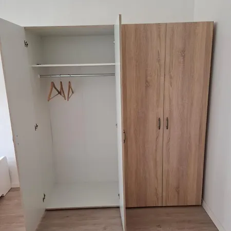 Apartment 8 Nahe Zentrum Mit 6 Einzelbetten *